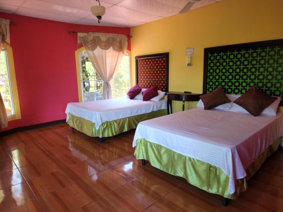 Hotel Y Restaurante Las Margaritas Perquín Esterno foto