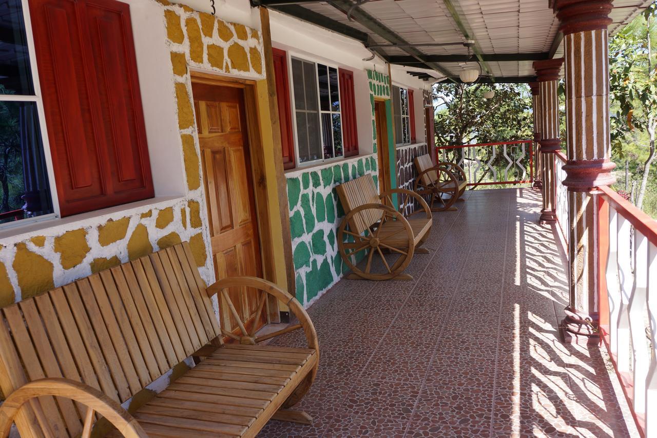 Hotel Y Restaurante Las Margaritas Perquín Esterno foto